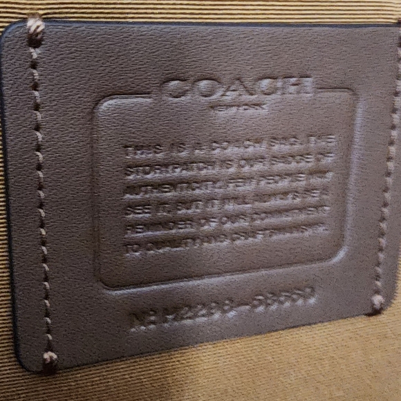 Coach Derby Tote White Leather Tote with Minimalist Design - Picture 5 of 12